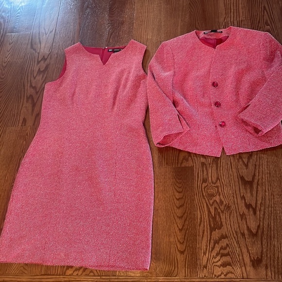 DG Donna Gray 2 piece dress w/ jacket red and white specs throughout career 12 - Picture 10 of 16